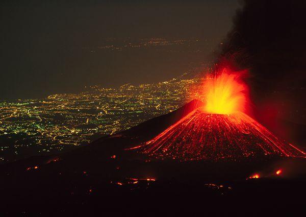 volcano-mount-etna-italy-2011.jpg