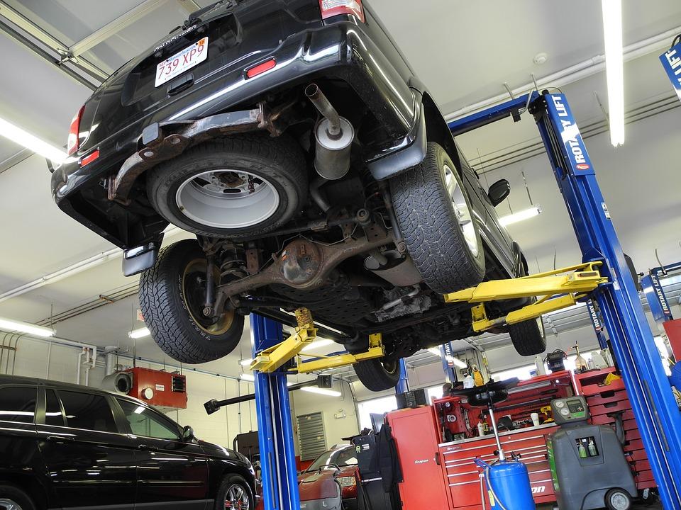 Top Benefits of Hiring a Professional Auto Repair Service - Bill Davis  Racing