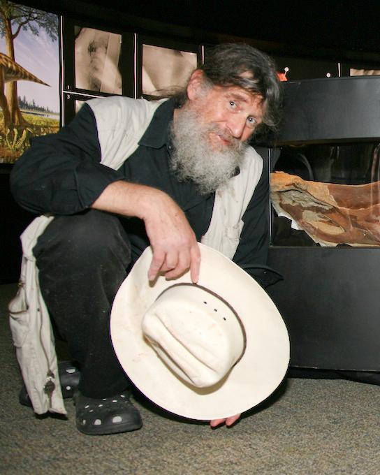 http://justpaste.it/files/justpaste/dr-bob-bakker.jpg