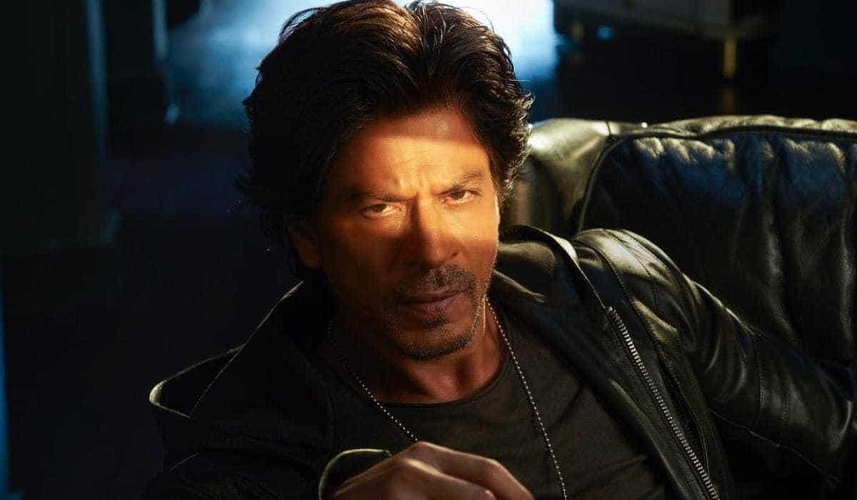Shah Rukh Khan to fly to the US for emergency medical treatment? What went wrong?