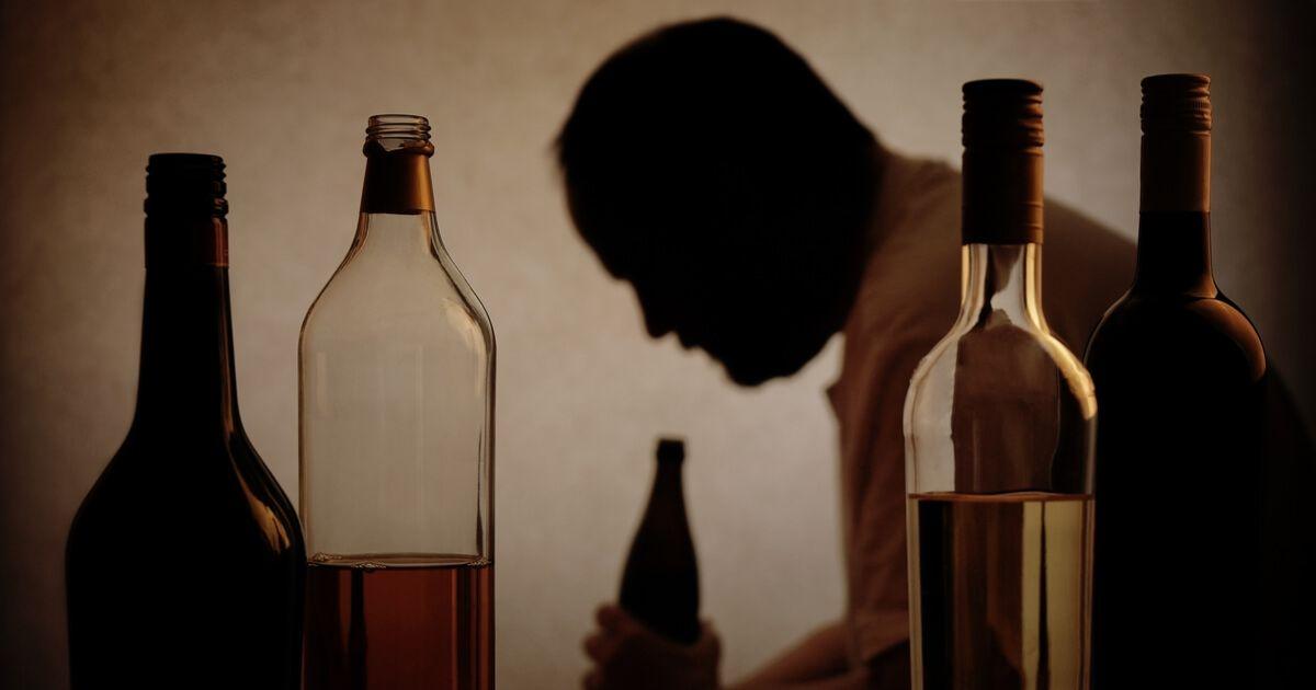 Alcohol Addiction: Signs, types, symptoms and treatment