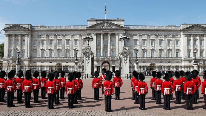 Buckingham Palace in central London (Reuters/Peter Nicholls)