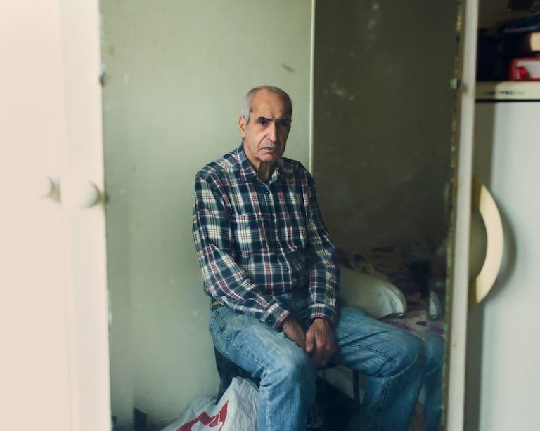 Mebarek Hammar à l'hôtel de la Paix, rue Léon dans le XVIIIe, à Paris le 6 novembre 2025.