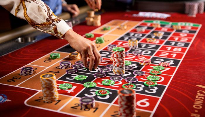California Casino Table Games - 3 Card Poker & More | Sycuan