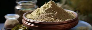 ボウルに入った茶色の粉末アロエベラ - 日本のアロエベラ市場と価格動向