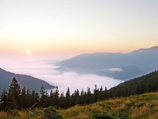 sunrise-in-mountains_small.jpg