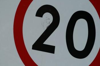 Polscy naukowcy opracują inteligentne znaki drogowe