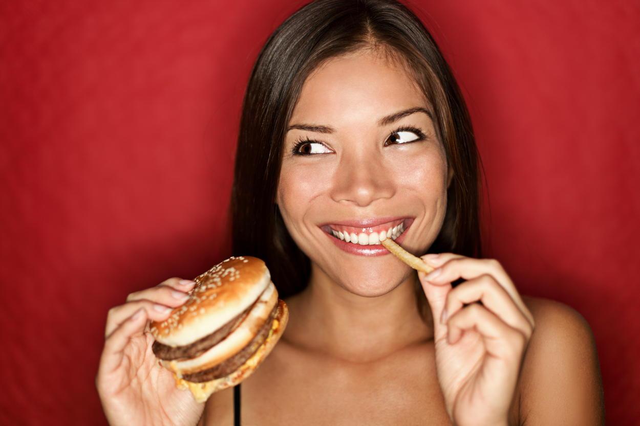Zbuntuj nastolatki, aby nie jadły fast foodów