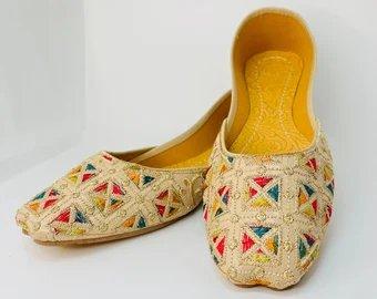 fuchsia shoe storage