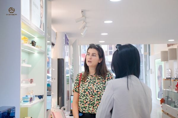 Không đeo kính mới là điều khiến mắt nhức mỏi