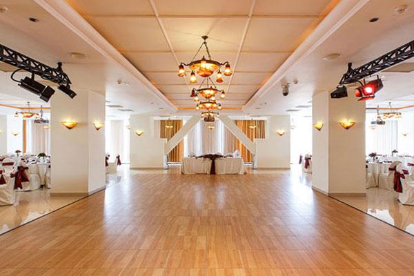 Portable event flooring requires portable floors that are small tiles that could be connected together to create the desired flooring of a party, gym, for exercising or for simply entertaining the guests.