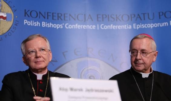 Mocne oświadczenie polskich biskupów: katolicy nie powinni brać udziału w kampanii „Przekażmy sobie znak pokoju”