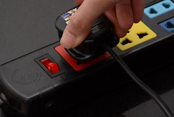 Cắm điện,bếp sẽ phát ra tiếng