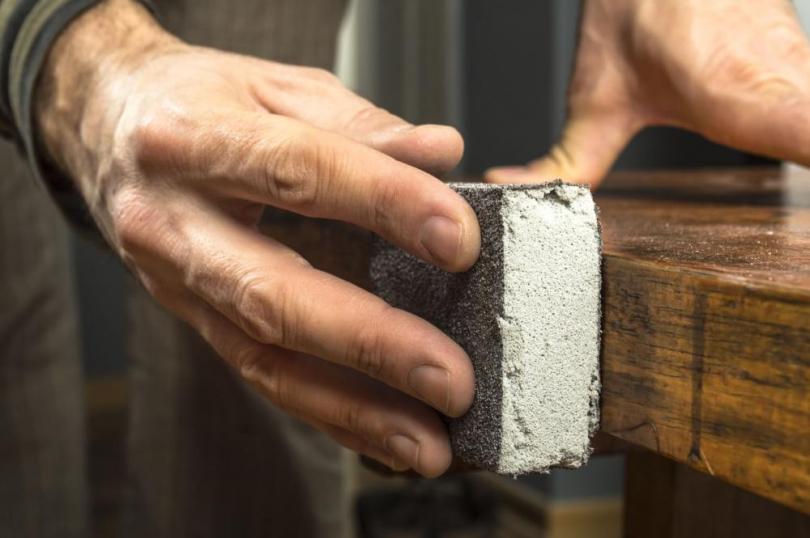 Jak przygotować drewno do malowania?