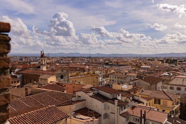 Prato, with its world-class Renaissance masterpieces, textile museum and famous Prato cantucci cookies, is a mere 16 miles to the northwest of Florence.