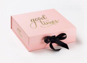 Gift pink Packaging Box Mockup PSD