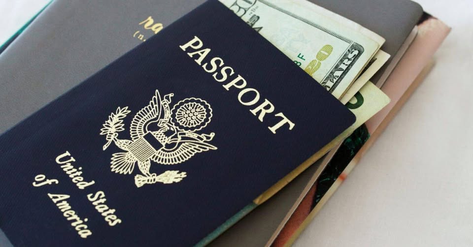 Có thể là hình ảnh về bản đồ và văn bản cho biết 'Du (ธ- ra PASSPORT PASSPORT TARS 000 of United America States'