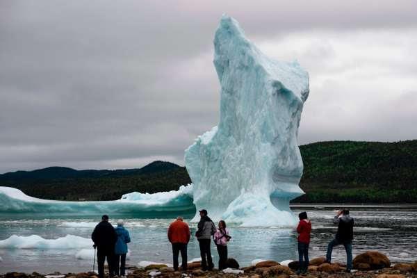 Un iceberg du bord de la mer au large de King’s Point à           Terre-Neuve, au Canada, le 3 juillet.