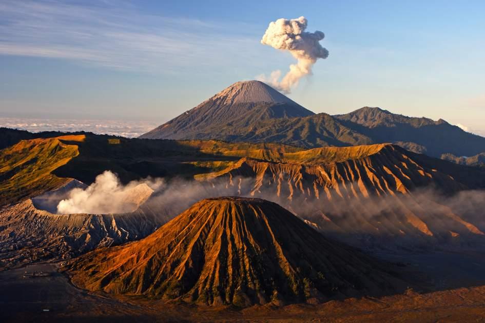 The majestic Mount Bromo in Java, Indonesia | Insight Guides Blog