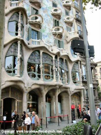 Budynek zaprojektowany przez Gaudiego
