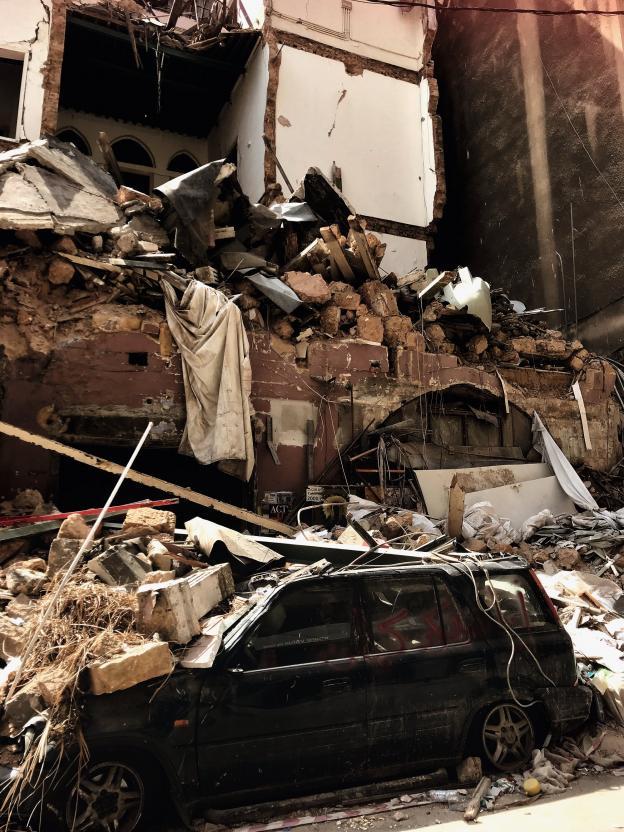 Le 4 août, 300 000 habitations ont été détruites, ici au coeur du quartier festif, chic et central de Gemmayzeh, tout près de Mar Mikhaël, zone elle aussi défigurée par l'explosion. (Photo Christine Thomas)