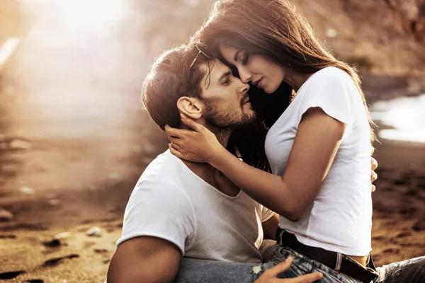 Romantic couple Stock Photos, Royalty Free Romantic couple Images | Depositphotos