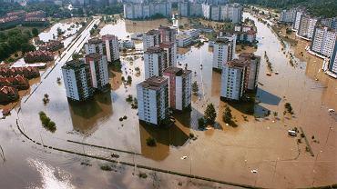 Katastrofalna powódź - zatopione wrocławskie osiedle Kozanów, 1997