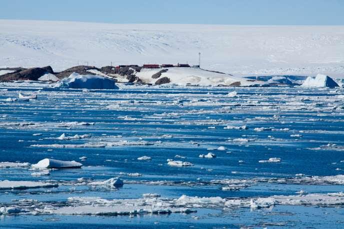 « La France et l’UE proposent notamment, avec           l’Australie, la protection de plus de 950 000 km2 dans           l’Antarctique de l’Est » (Base Dumont d'Urville, en terre           Adélie).