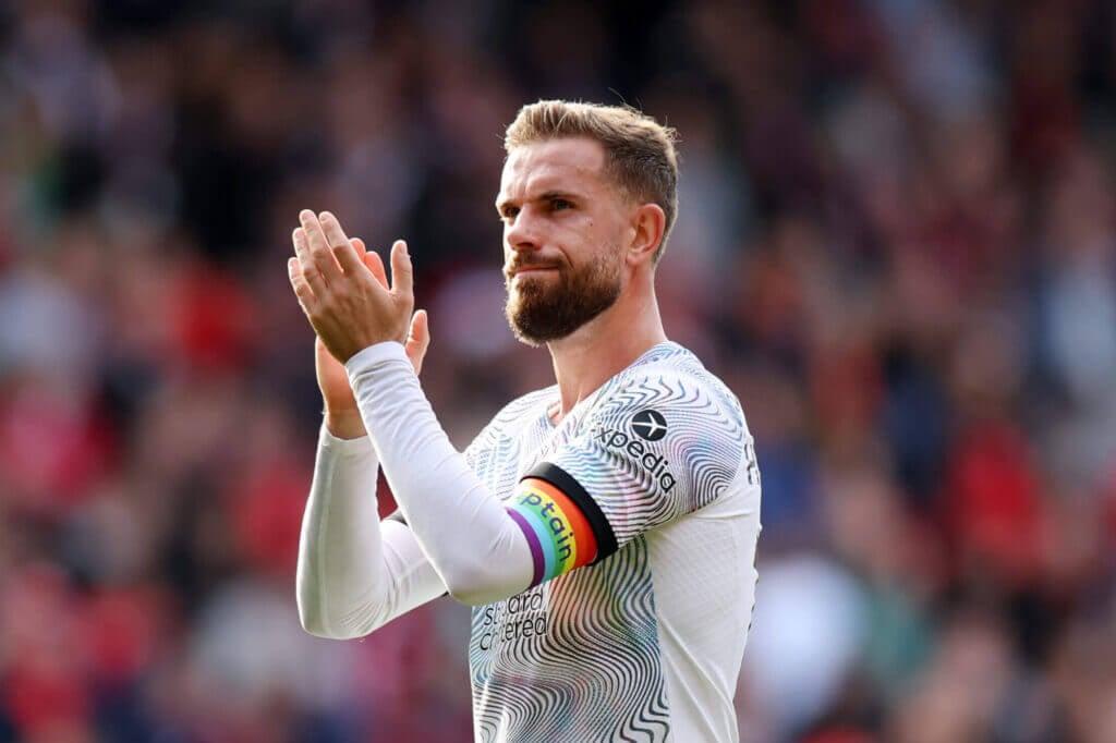 NOTTINGHAM, ENGLAND - OCTOBER 22: Jordan Henderson of Liverpool acknowledges the fans following the Premier League match between Nottingham Forest and Liverpool FC at City Ground on October 22, 2022 in Nottingham, England. (Photo by Catherine Ivill/Getty Images)