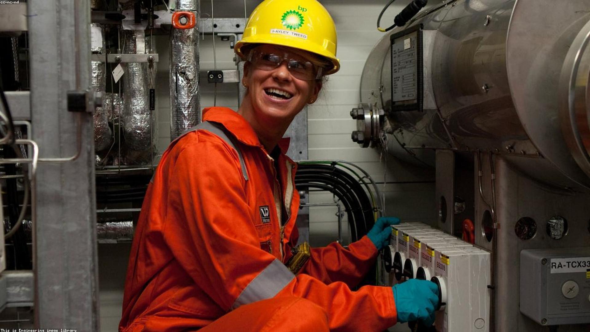 Master Battery Energy Storage Systems with Expert Online Training