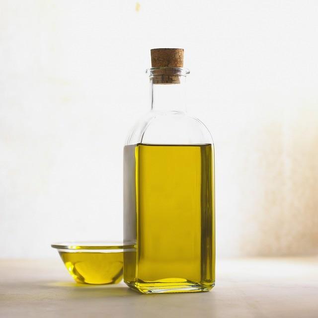olive-oil-356102_640_small.jpg