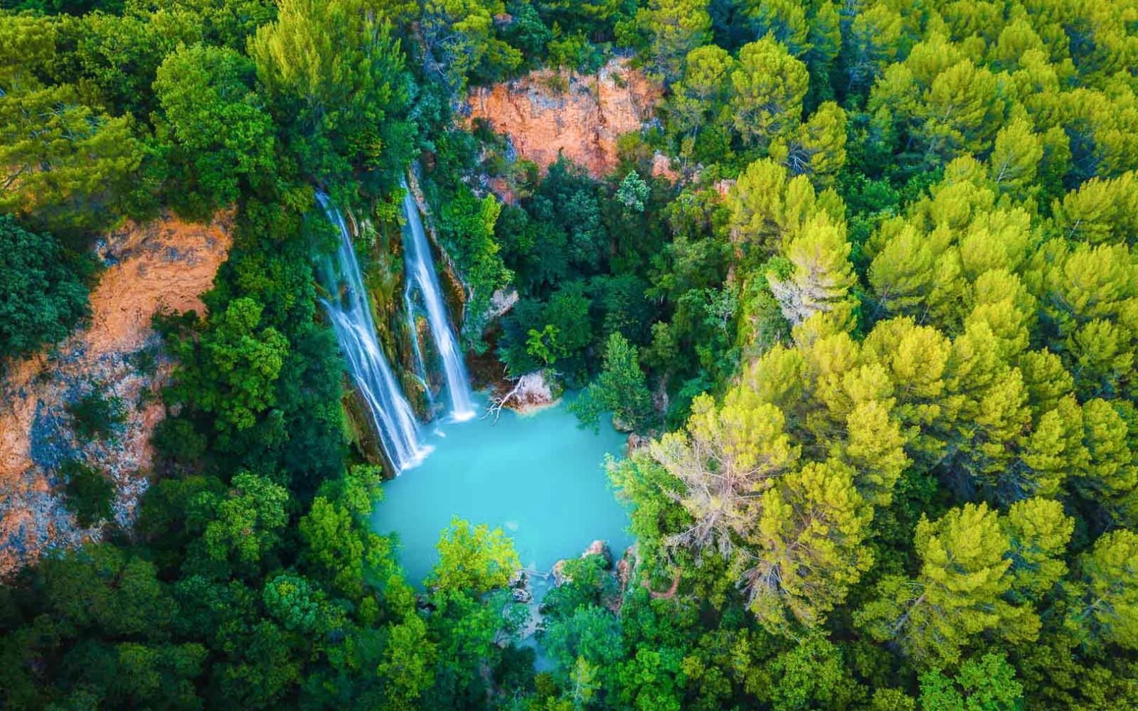 Cascade de Sillans beautiful waterfall in the South of France -  Francecomfort Holiday parks