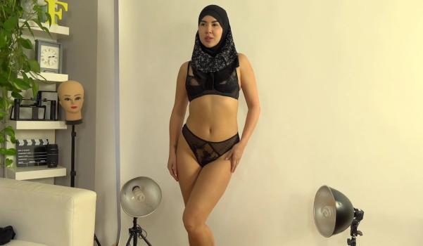 Lady Dee SexWithMuslims