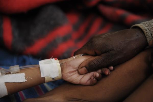 Głód zabija dzieci - Co najmniej 75 tys. dzieci w wieku do 5 lat jest zagrożonych w Etiopii głodem. Z powodu niedożywienia każdego dnia umiera tam ok. 700 maluchów.
