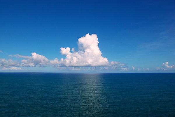 800px-Clouds_over_the_Atlantic_Ocean_small.jpg