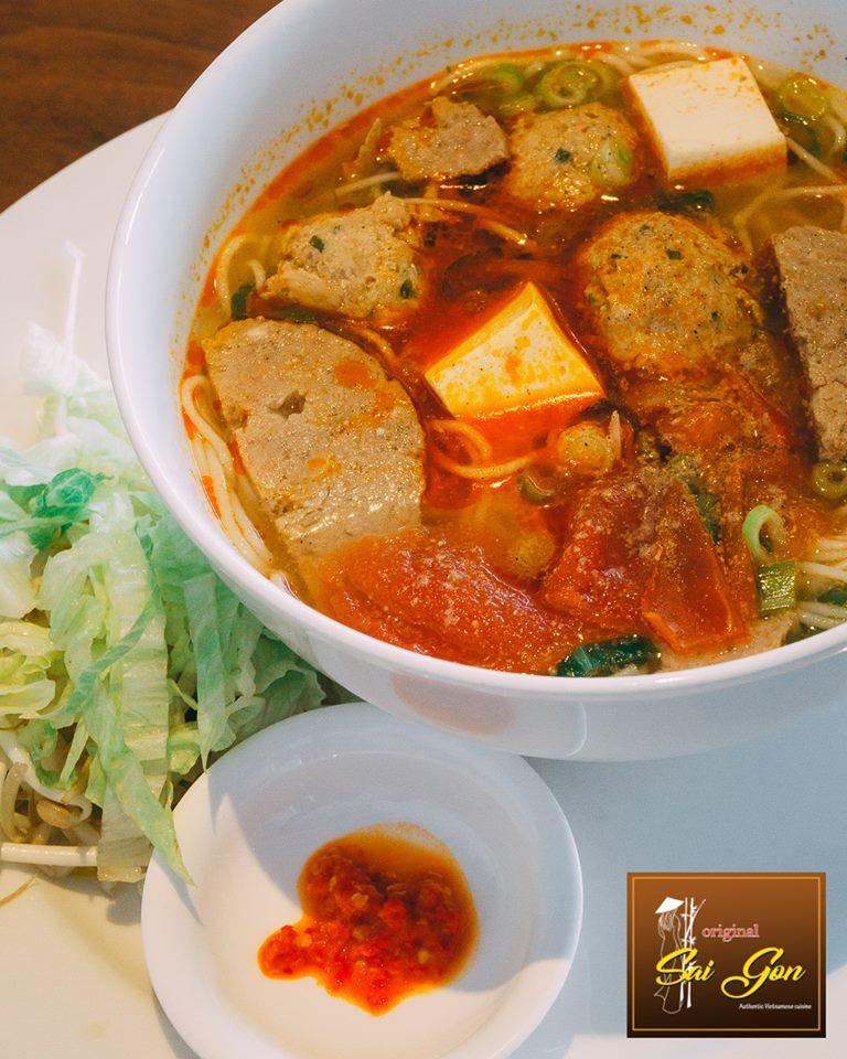 Crab_Noodles_Soup_-_Original_Saigon_Restaurant.jpg