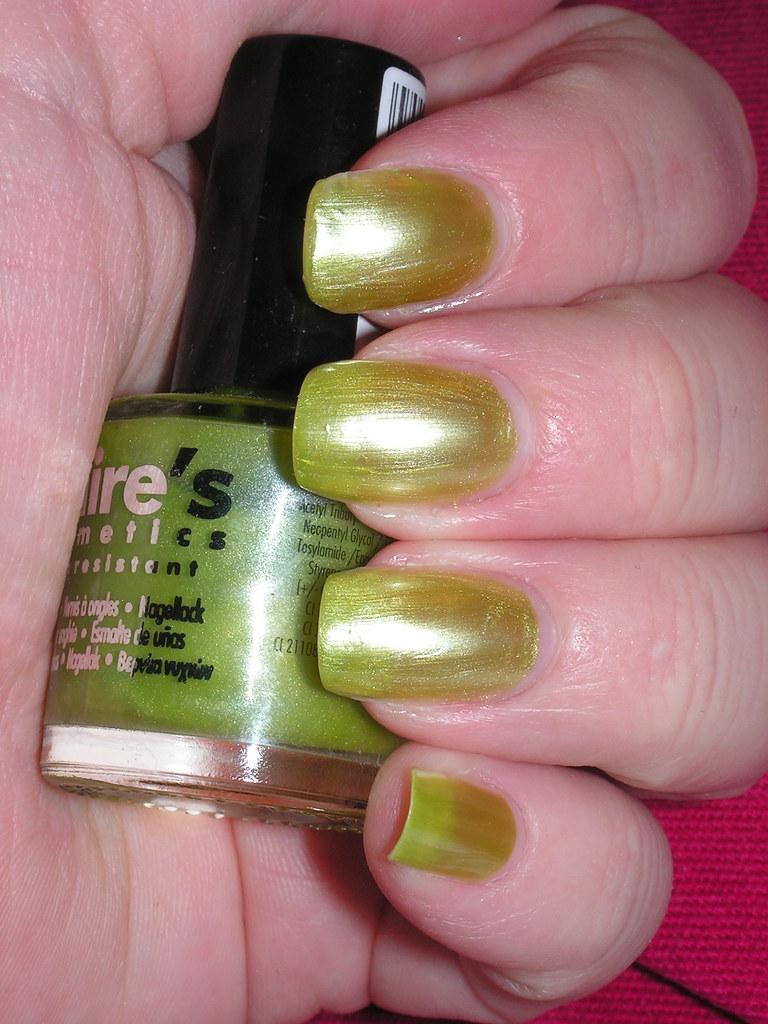 claire's lime green pearl polish 2C no TC