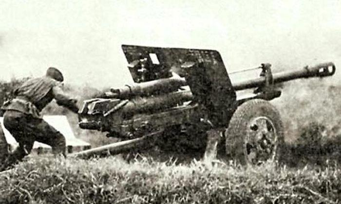 Подвиг советского артиллериста, подбившего в одиночку 8 танков