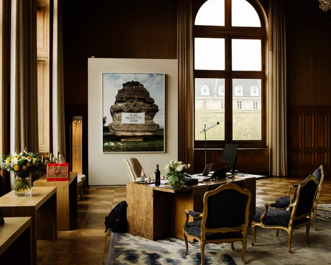 Dans le bureau du maire de Paris, Emmanuel Grégoire, le 2 avril 2026.