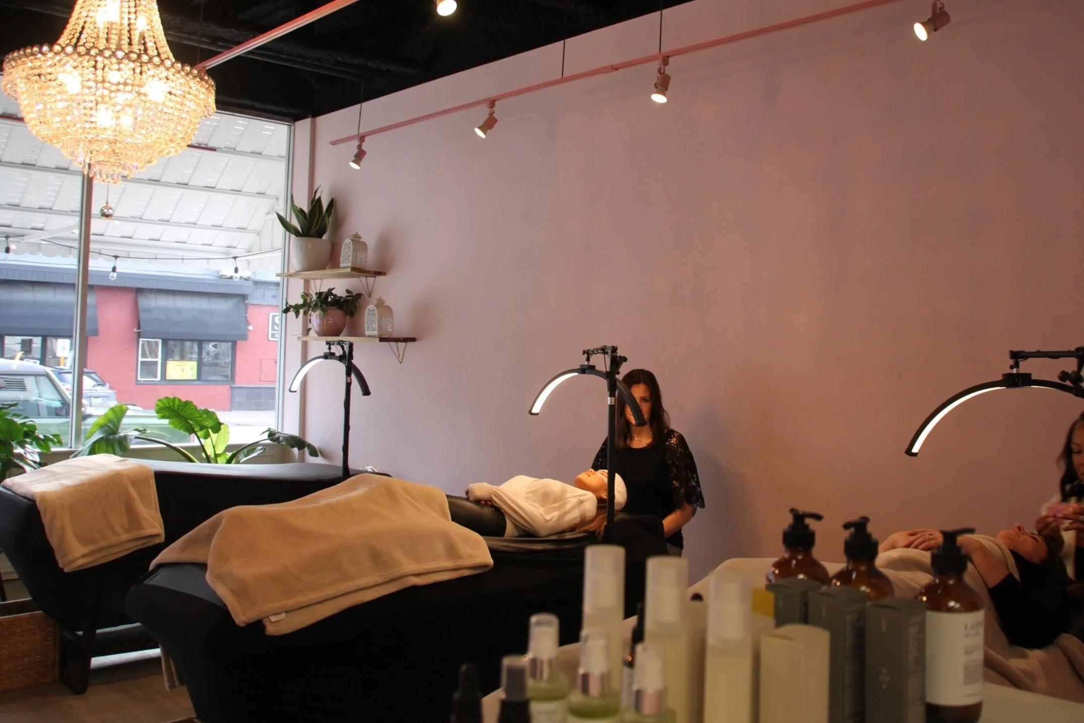 Lash Extensions & Lash Lifts in Oakville | DollFace Beauty & Wellness