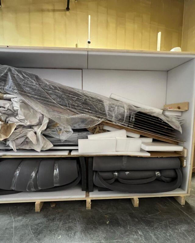 specialized art storage and shipping