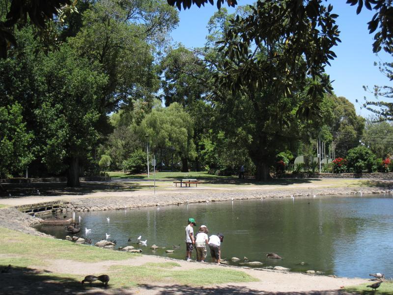Moonee Ponds photos - Travel Victoria: accommodation & visitor guide