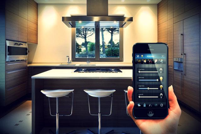 Inteligentnym domem Fibaro możesz sterować przy pomocy telefonu komórkowego