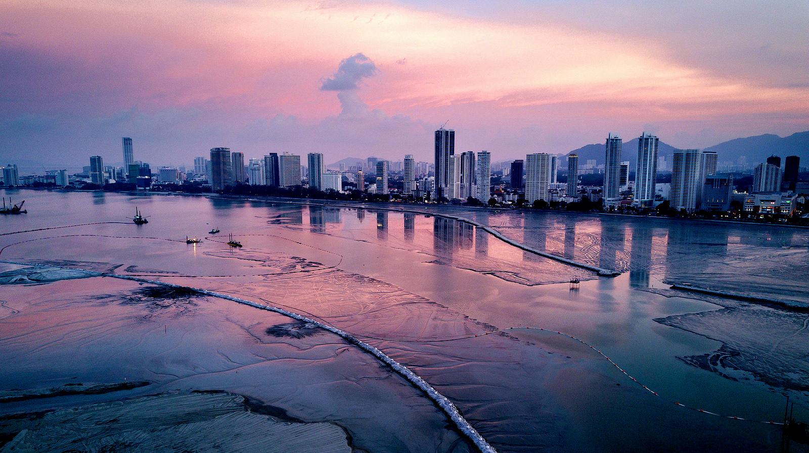 File:George Town, Penang at dusk.jpg - Wikimedia Commons