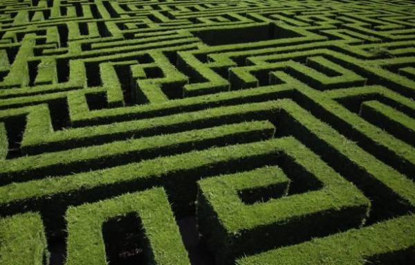 1,300+ Hedge Maze Stock Photos, Pictures & Royalty-Free Images - iStock |  Maze confusion, Drone, Maze