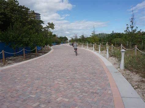 Miami Beachwalk, Scenic Biking, South FL. E-Z Map, 80+ Photos.