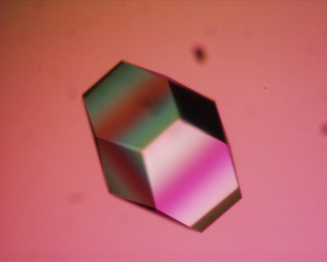 http://upload.wikimedia.org/wikipedia/commons/6/6a/Lysozyme_crystal1.JPG