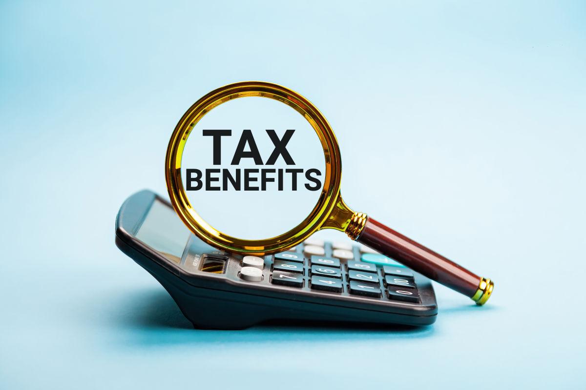 Term Insurance Tax Benefit Under Section 80C, 80D, & 10(10D)