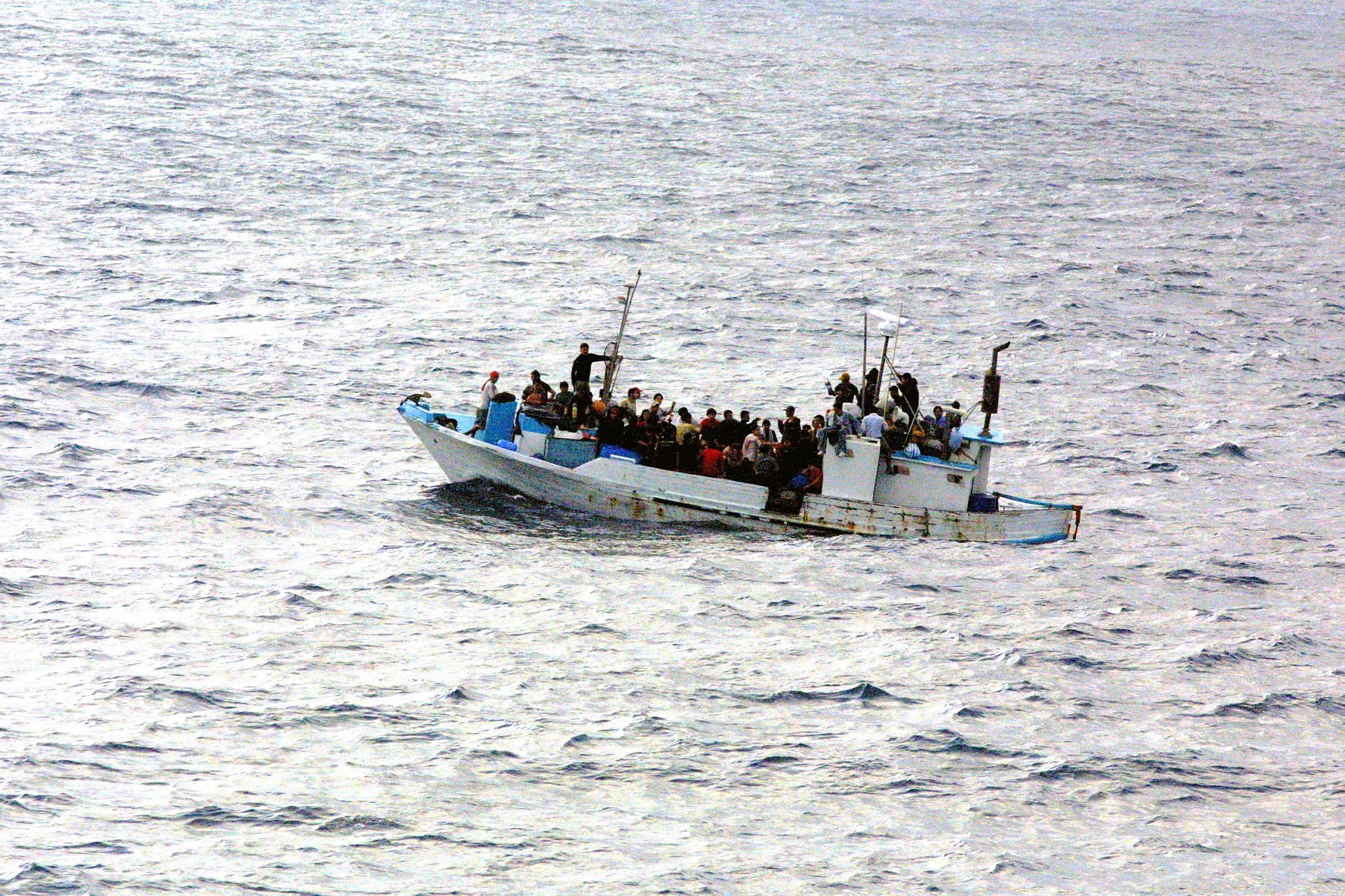 Imigranci na łodzi