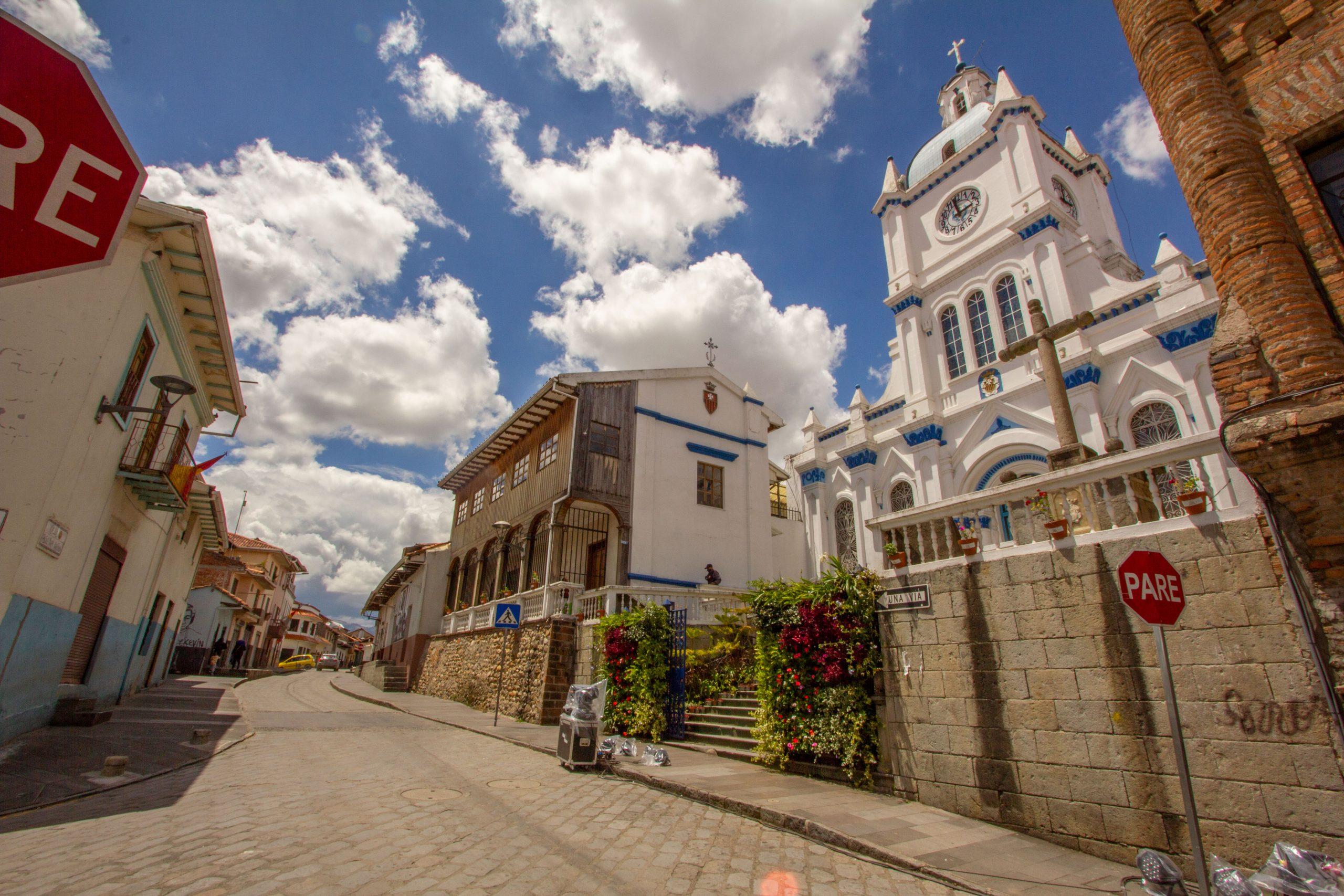 EL VECINO NEIGHBORHOOD - VisitCuenca
